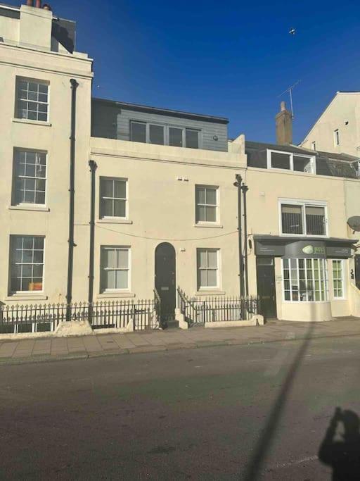 House By The Sea, Worthing Villa Exterior photo